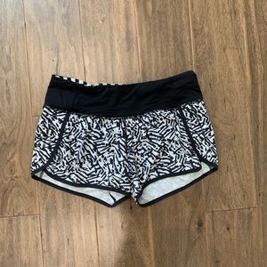 Lululemon size 6 speed up shorts